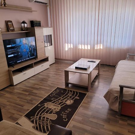 Quiet, Relaxing, Family Friendly Apartment Bucureşti Ngoại thất bức ảnh
