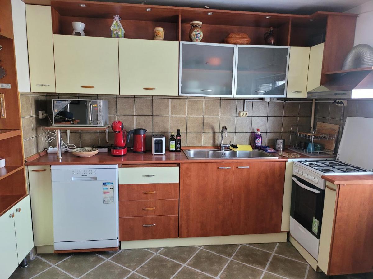 Quiet, Relaxing, Family Friendly Apartment Bucureşti Ngoại thất bức ảnh