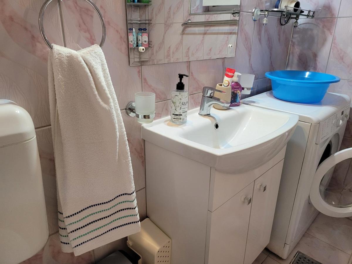 Quiet, Relaxing, Family Friendly Apartment Bucureşti Ngoại thất bức ảnh