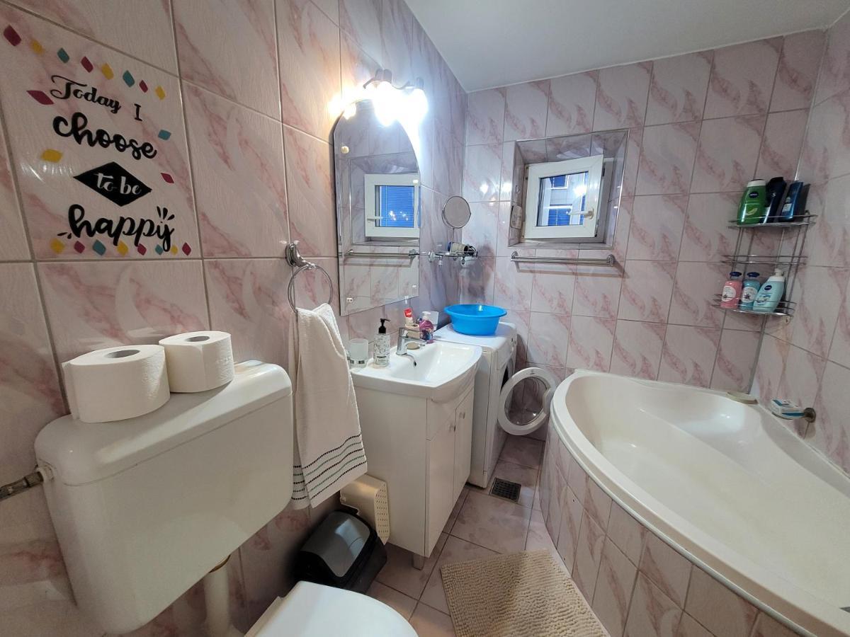 Quiet, Relaxing, Family Friendly Apartment Bucureşti Ngoại thất bức ảnh